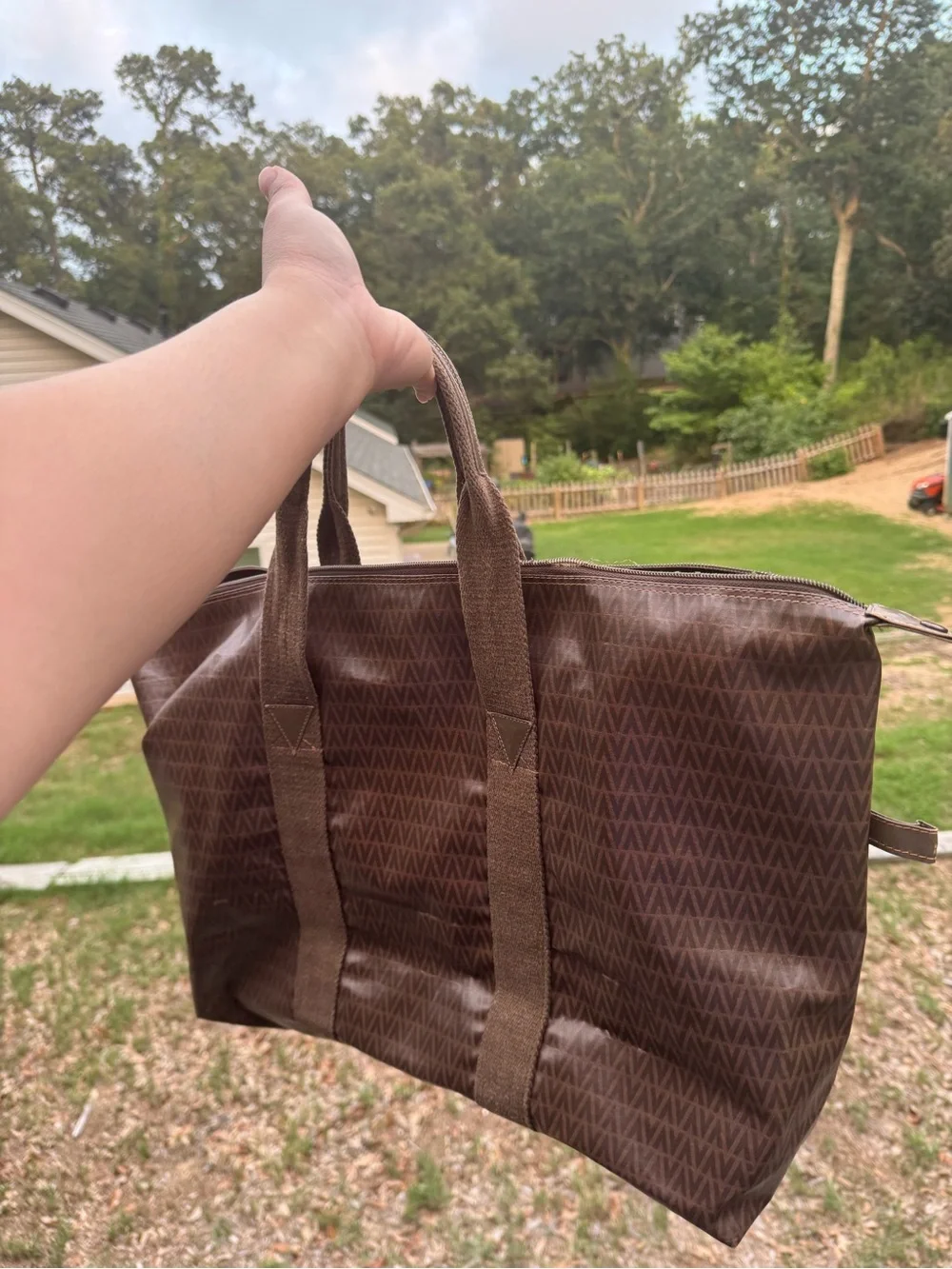 V-Logo Brown Men’s Travel Tote Bag